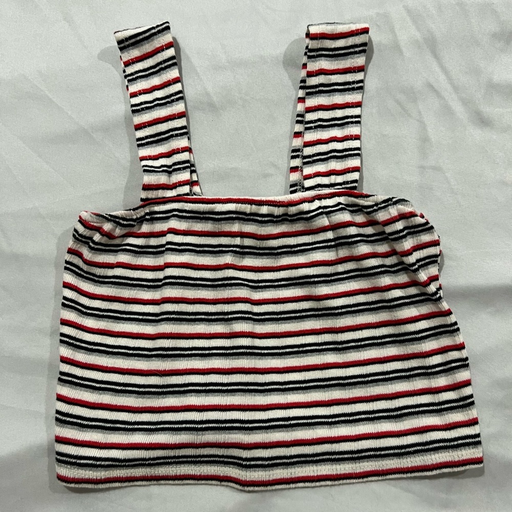 Cute cropped tank top!